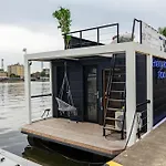 Houseboat Energyapart 아파트 *