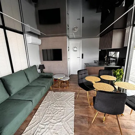 Apartament Houseboat *